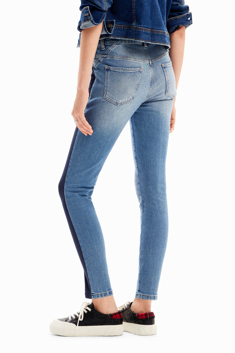Banded slim jeans