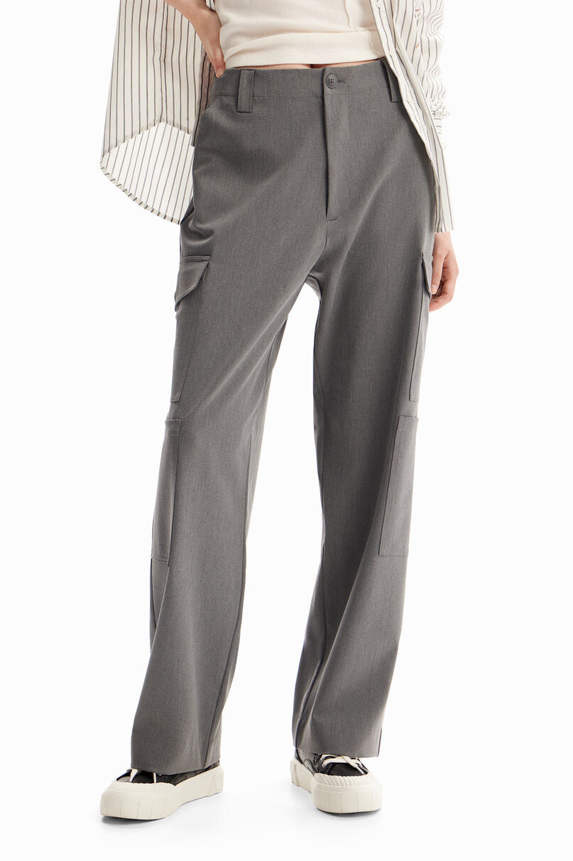 Wide cargo trousers