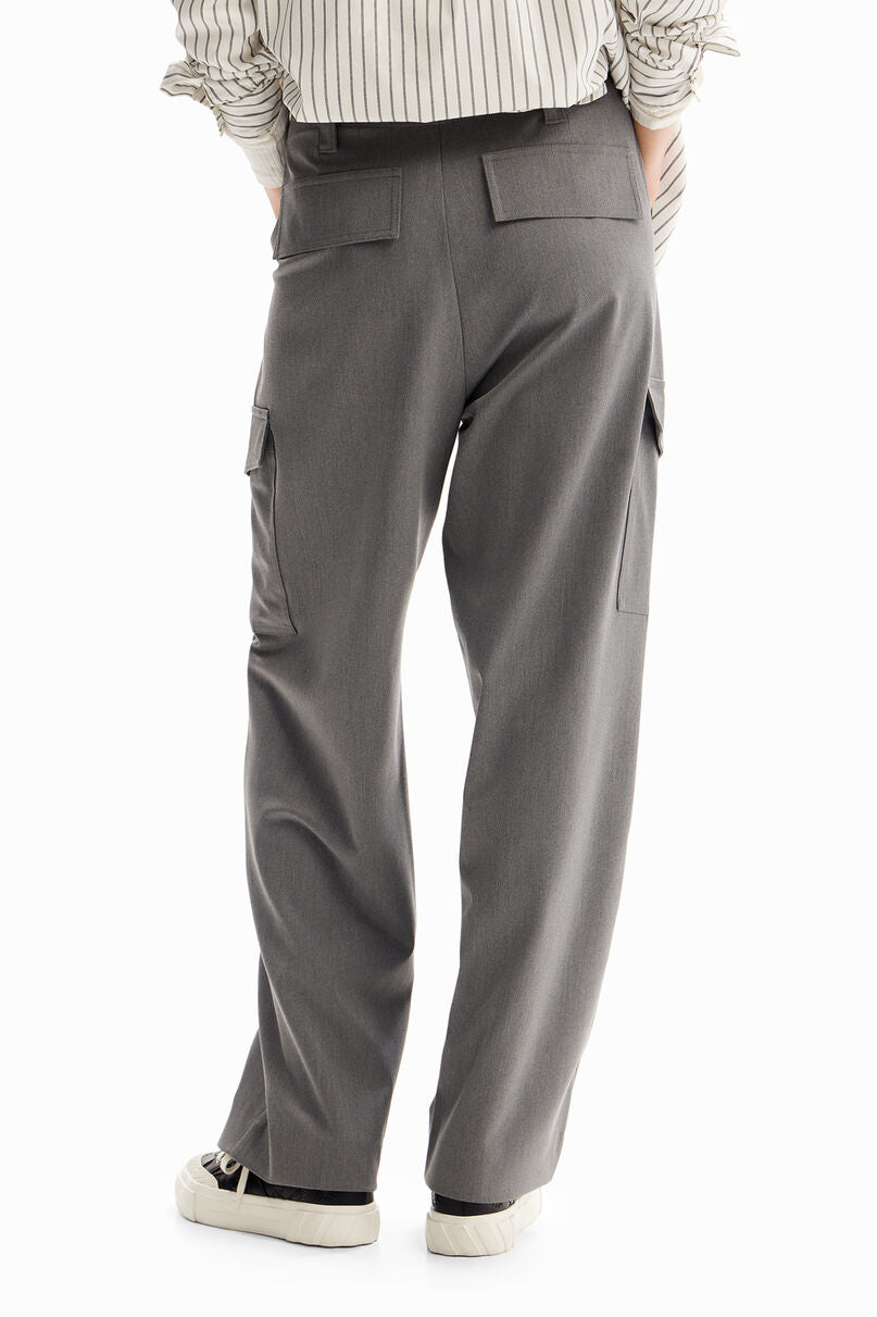 Wide cargo trousers