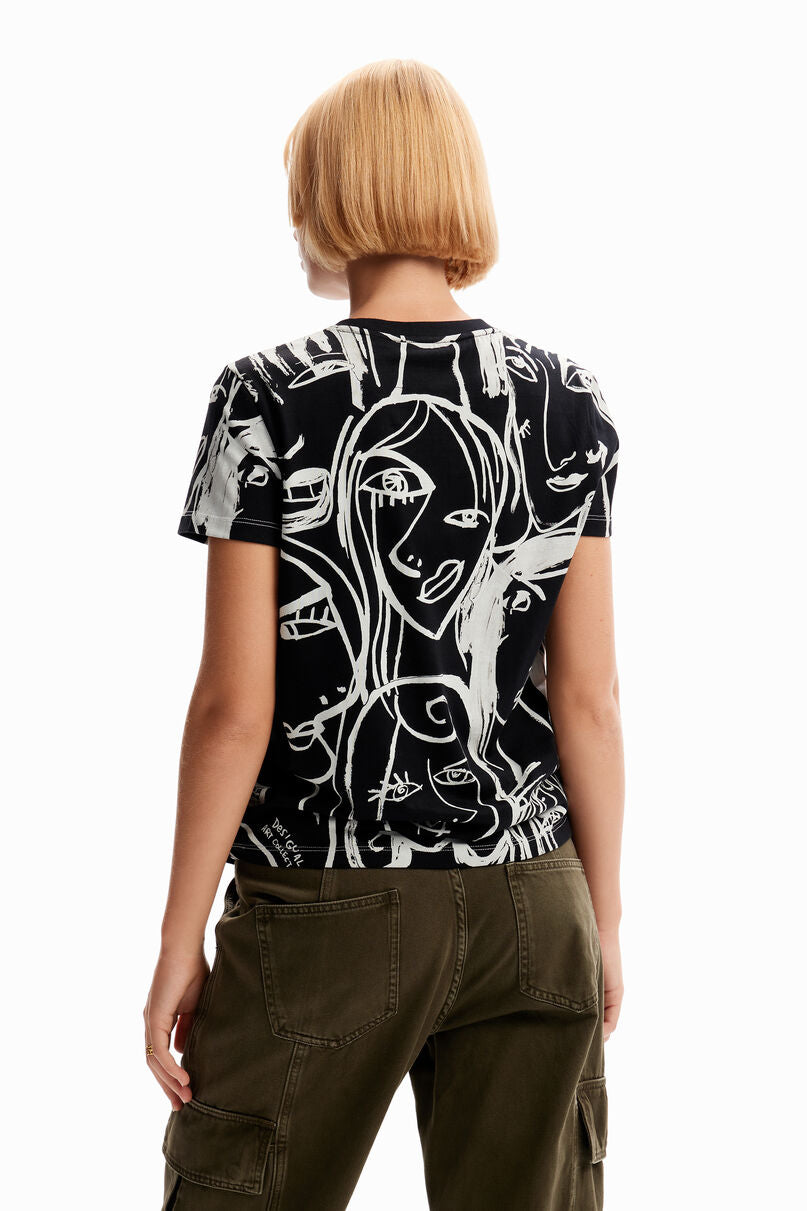 Contrasting face T-shirt