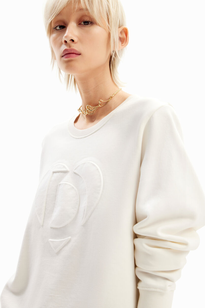 Embossed imagotype sweatshirt